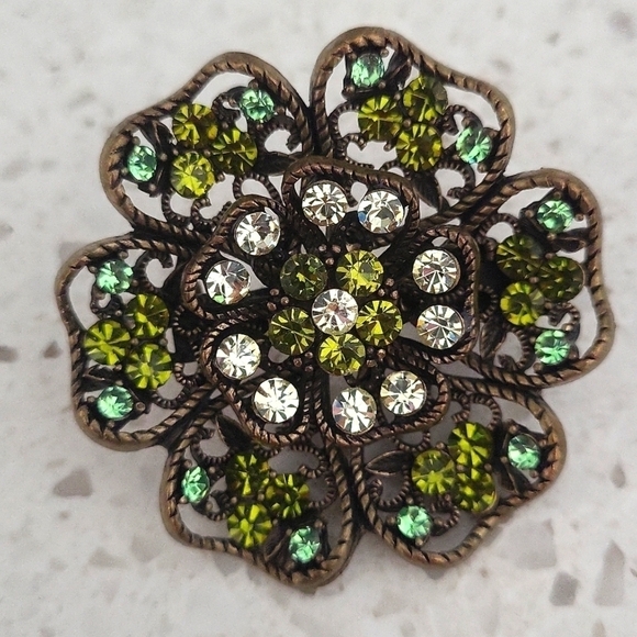 Dazzling Green Rhinestone Flower Brooch - Picture 1 of 6
